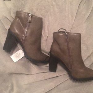 Cute NWT mossimo booties